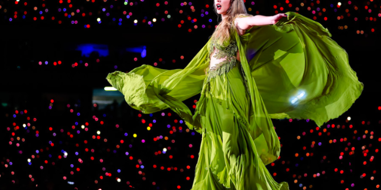 Una fan de Taylor Swift muere y alrededor de 1.000 se desmayan por el intenso calor durante su primer concierto en Brasil