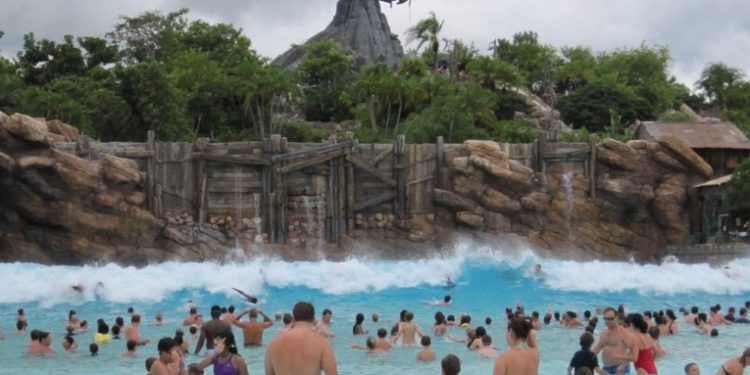 Una mujer demanda a Disney por 50.000 dólares por las lesiones sufridas en un tobogán de velocidad