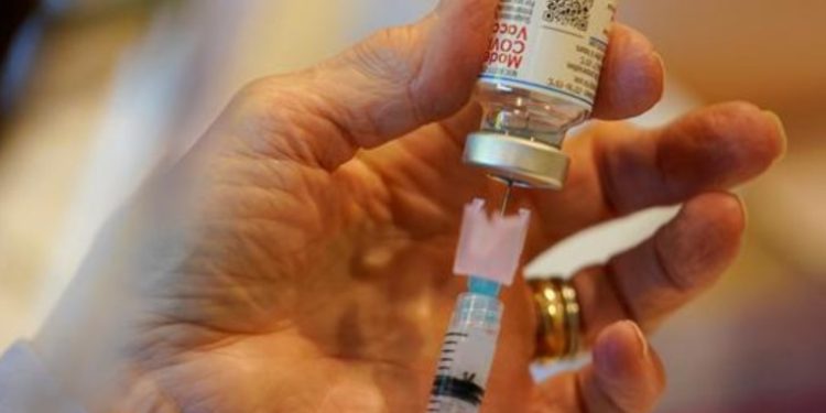 Una mujer en Italia recibió por error seis dosis de vacuna contra el coronavirus