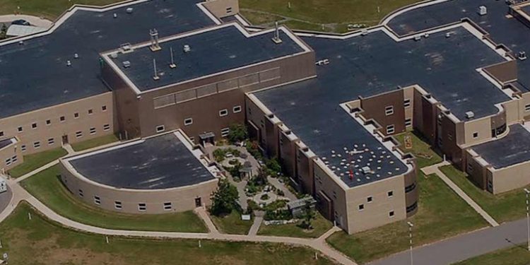 Una mujer muere después de esperar 7 horas en la sala de emergencias de un hospital canadiense