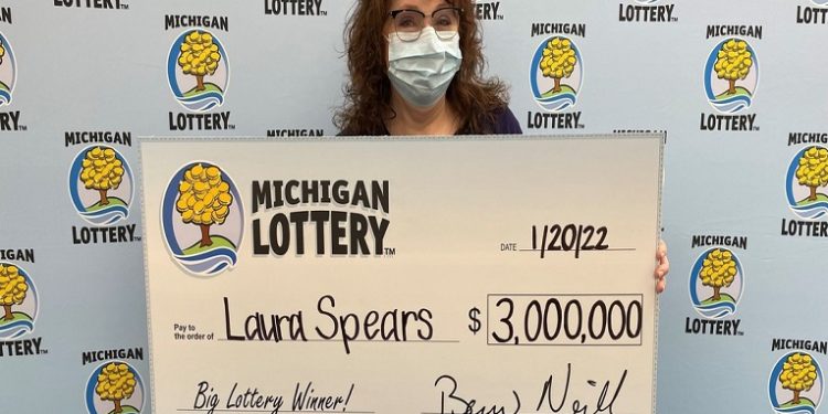 Una mujer se entera de que ganó un premio de loterí­a de 3 millones de dólares tras revisar su carpeta de correo no deseado