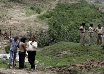 Una niña india de 16 años denuncia que fue violada por un total de 400 hombres, incluidos dos policí­as