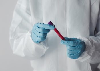 Una persona muere en EE.UU. por un virus que hace sangrar los ojos