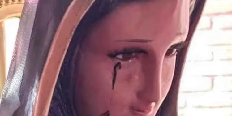 Una Virgen de Guadalupe llora sangre humana y desconcierta a México