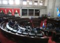 Une anuncia la expulsión de 7 diputados por apoyar a la bancada semilla
