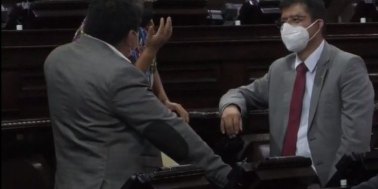 UNE pide hisopados para colabores de bancada