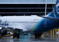 United y Alaska Airlines hallan piezas sueltas en aviones