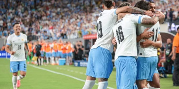 Uruguay pasa a cuartos de final de Copa América con goleada a Bolivia