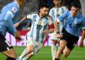 Uruguay venció por 2-0 a Argentina y le arrebata el invicto