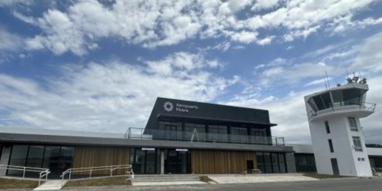 Uruguay y Brasil inauguran aeropuerto binacional