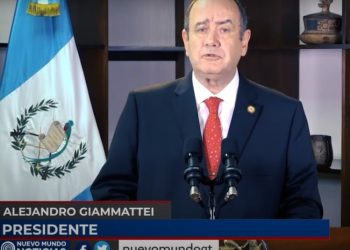 Vacunación a maestros permitirá el regreso a clases en agosto