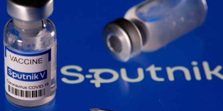 Vacunas donadas tardarán mínimo 1 mes en llegar al país