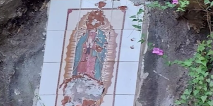 Vandalizan mosaico de la Virgen de Guadalupe
