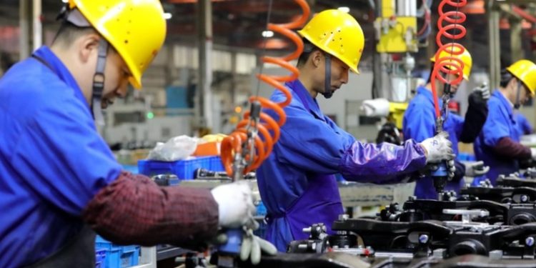 Vaticinan un cambio en la cima de la economía mundial para el 2037