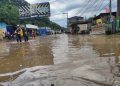 Vecinos damnificados por el río platanitos protestan y piden ayuda estatal