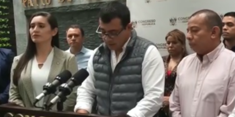 Vecinos de Villa Nueva piden cancelar construcción de paso a desnivel