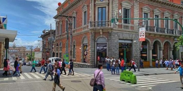 Venezolanos que no han logrado llegar a EEUU deambulan por las calles del Centro Histórico