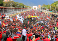 Venezuela conmemora los 31 años de la rebelión cívico-militar de Chávez con una multitudinaria marcha