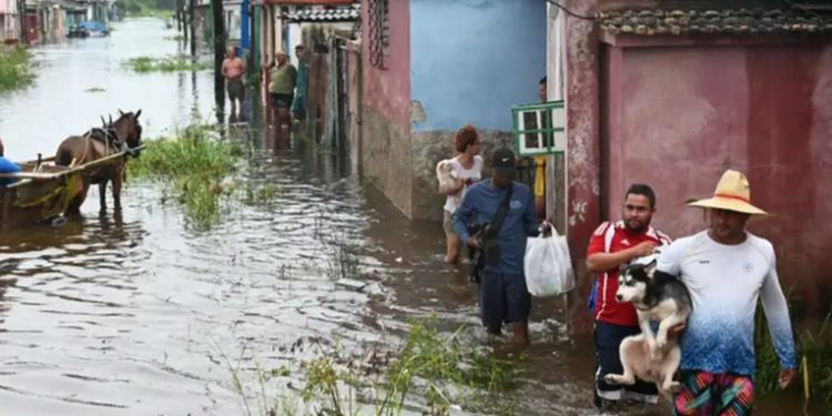 Venezuela envía a Cuba segundo buque con ayuda tras huracán