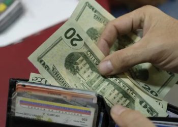 Venezuela registra una inflación anual de casi 430 %