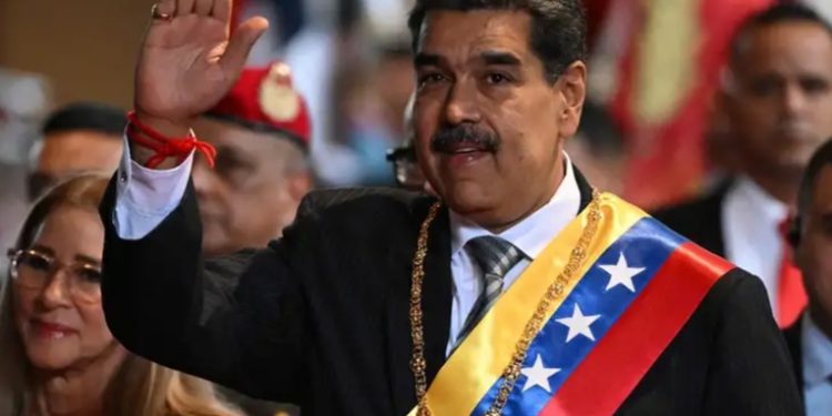 Venezuela 'se prepara para la lucha armada', dice Maduro