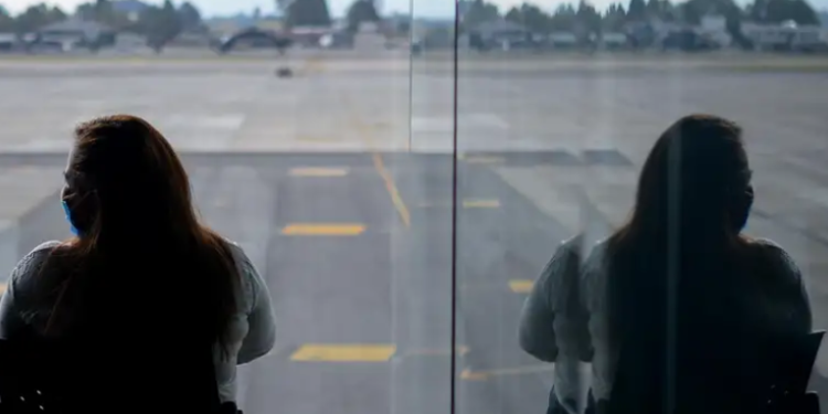 Venezuela suspende vuelos con Colombia