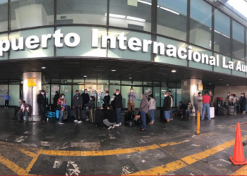 Ventas afuera del Aeropuerto la Aurora no están permitidas