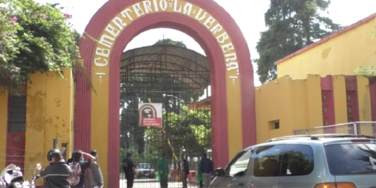 Vetan el ingreso de visitantes a Cementerio la Verbena