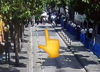Veteranos militares bloquean acceso vehicular en Casa Presidencial