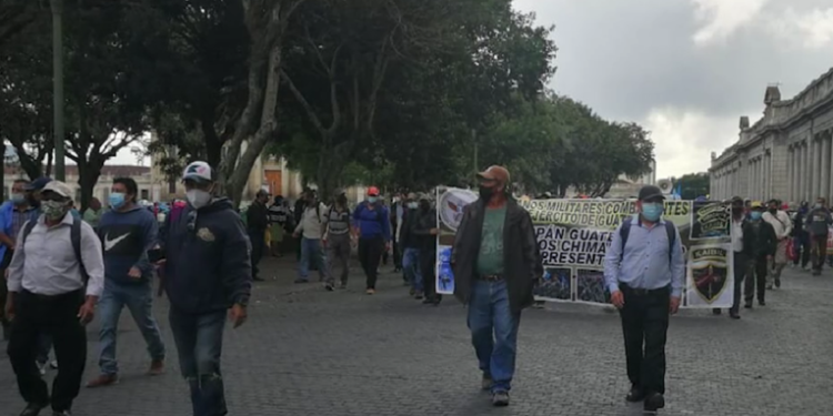 Veteranos militares realizan bloqueos y protestas