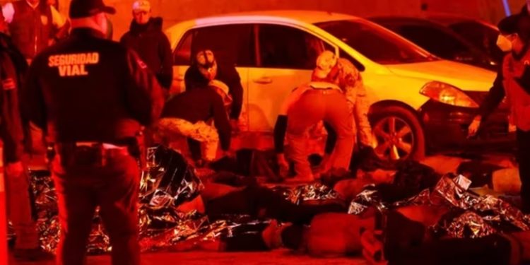 (VíDEO) Momentos de tensión a causa del incendio en centro migratorio