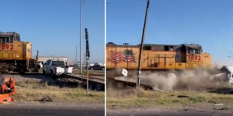 VIDEO: Un tren de carga embiste violentamente una camioneta que acababa de chocar contra otro vehículo
