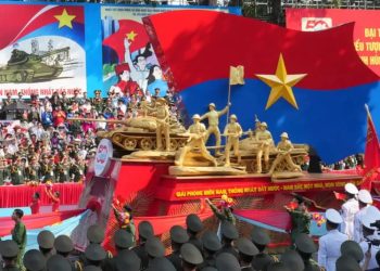 Vietnam celebra los 50 años de la toma de Saigón