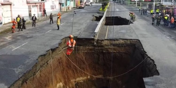 Villa Nueva toma medidas preventivas y cierra carriles en ruta por riesgo de socavamiento