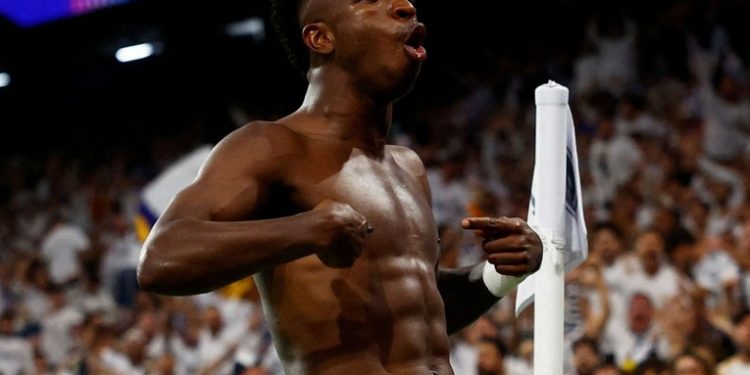 Vinícius: exhibición y hat trick a una semana del Balón de Oro