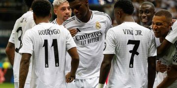 Vinicius Jr., Bellingham y Mbappé montan la fiesta ante la Atalanta con la sexta Supercopa del Real Madrid