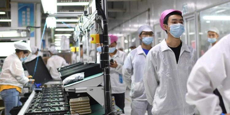 Violentas protestas en la mayor fábrica de iPhone de China