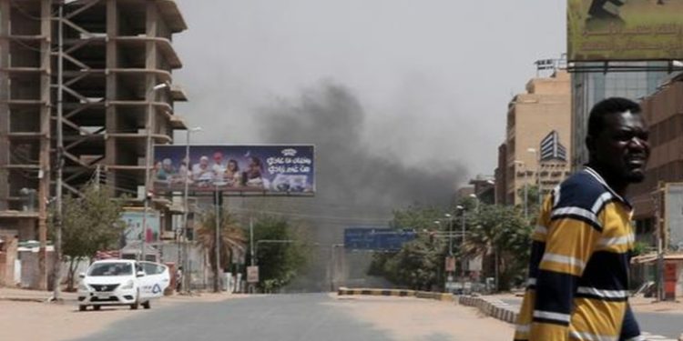 Violentos combates en Sudán dejan unos 30 muertos y 400 heridos