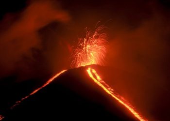 Volcán de pacaya presenta desgasificación