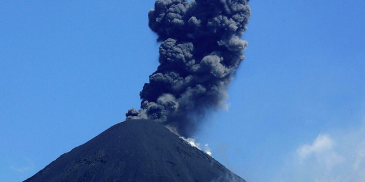 Volcán de Pacaya sigue en actividad, y está en aumento según CONRED