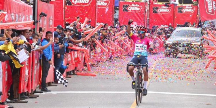 Vuelta a Guatemala: Mardoqueo Vásquez gana sufrida etapa