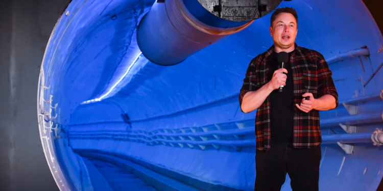 WSJ: Investigan a Tesla en EE.UU. por un proyecto secreto de una casa de cristal para Elon Musk