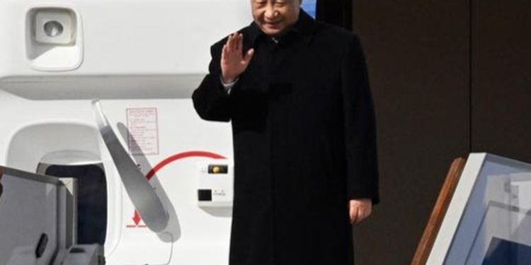 Xi Jinping aterriza en Rusia para reunirse con Putin