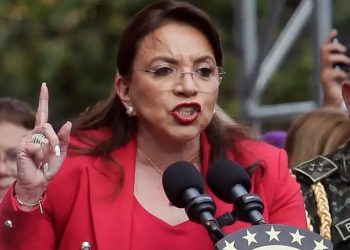 Xiomara Castro nombra nueva ministra tras polémica dimisión