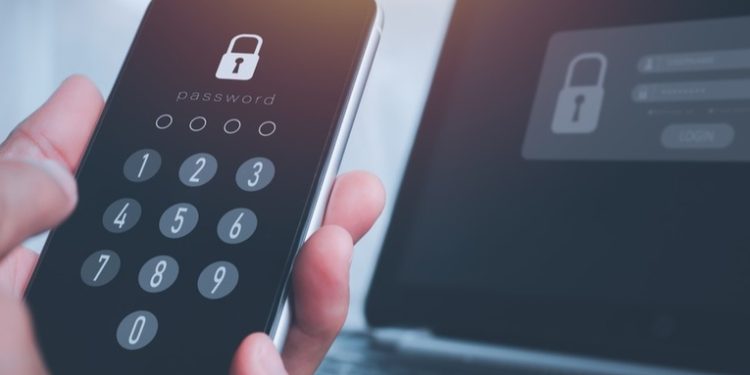 Ya es posible 'hackear' un iPhone enviando un simple mensaje de texto