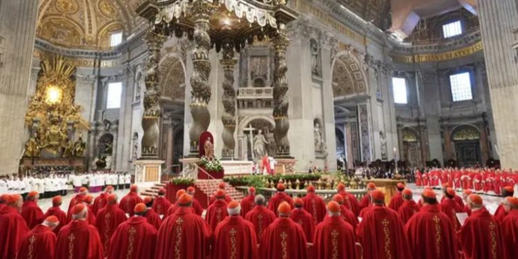 Ya están en Roma los cardenales que elegirán al nuevo papa