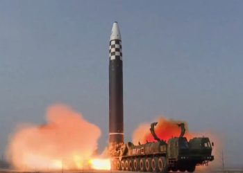 Yonhap: Corea del Norte lanza 3 misiles balí­sticos hacia el mar de Japón