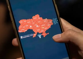 Zelenski acusa a Rusia de utilizar bombas de racimo