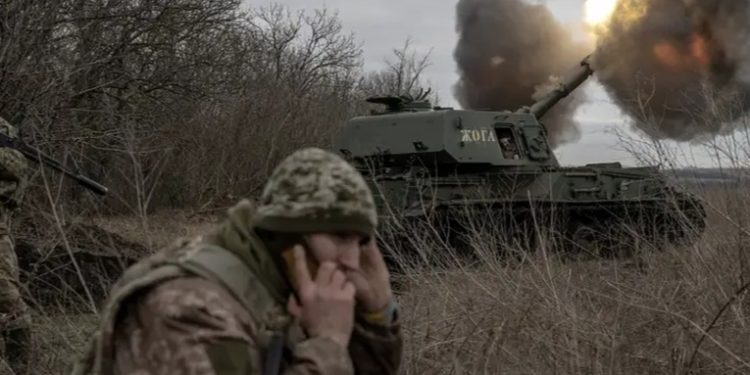 Zelenski baja edad de movilización militar de 27 a 25 años