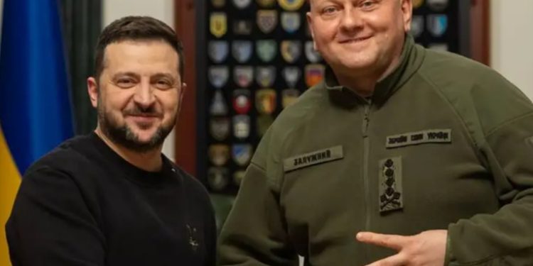 Zelenski destituye a Zaluzhni, jefe del Ejército de Ucrania